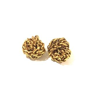Knot link statement studs
